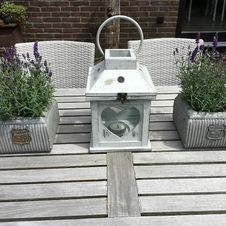 White Garden 克洛彭堡